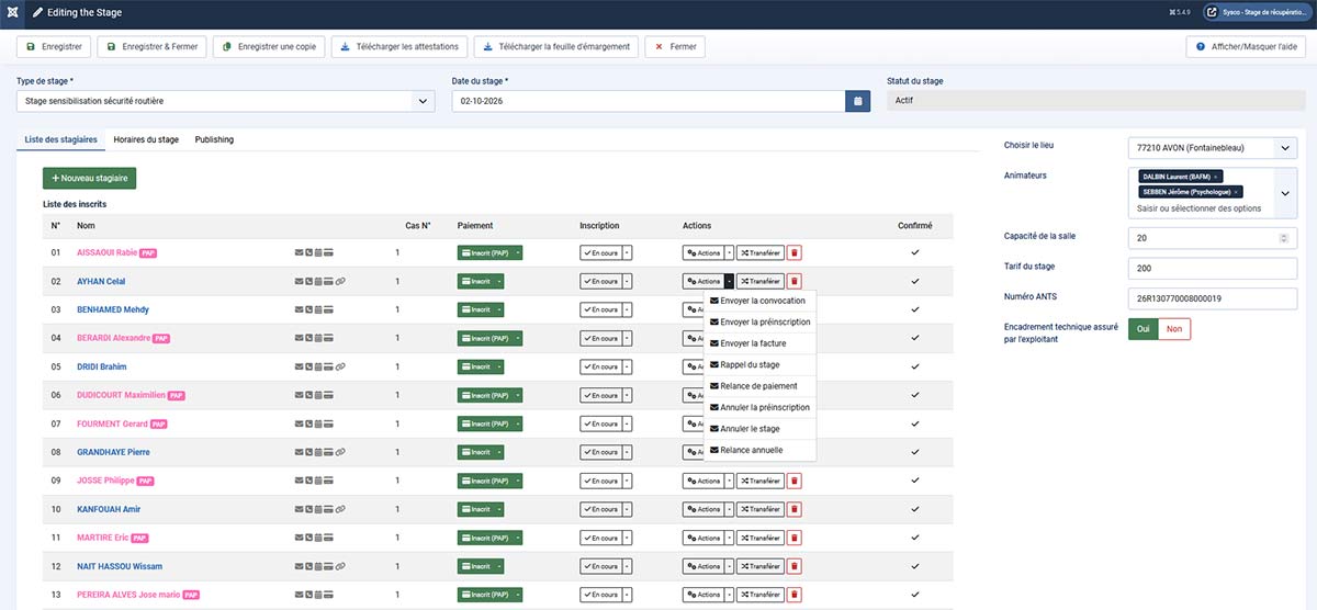 Fiche d'un stage de récupération de points dans SYSCOGESTION : liste des inscrits, état du paiement, menu d'actions, lieu, animateurs, capacité, tarif et numéro ANTS
